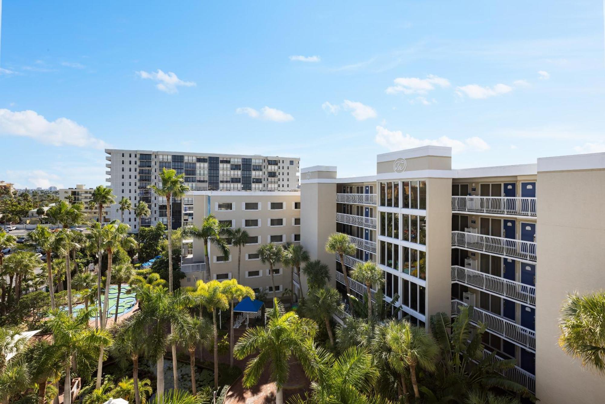 Island Grand At Tradewinds Hotel Сейнт Пийт Бийч Екстериор снимка